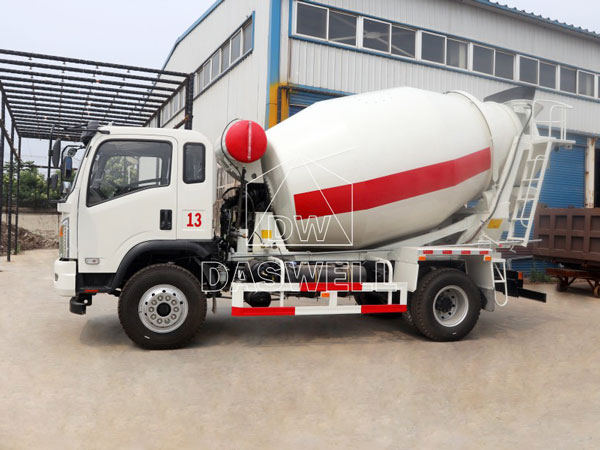 DW-4 mobile concrete mixer truck