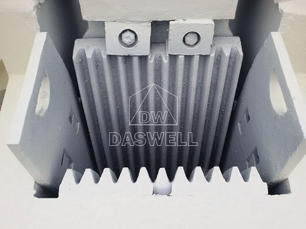 PE250400 daswell machine crusher