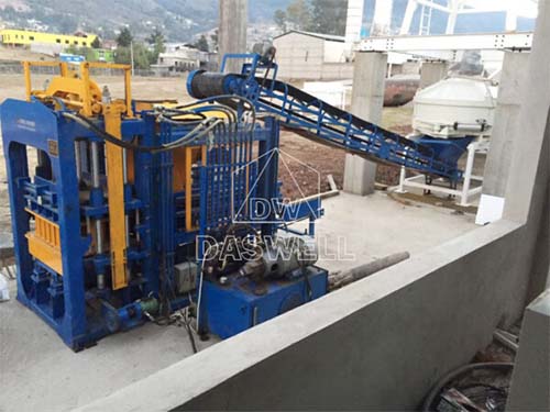 Install The Complete BMM6-15 Hollow Block Machine In Mexico