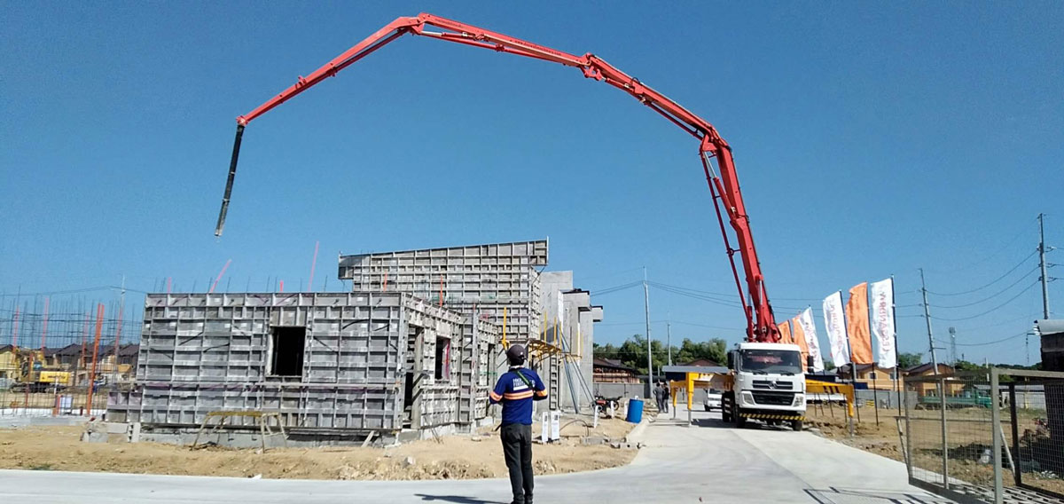 33m boom concrete truck